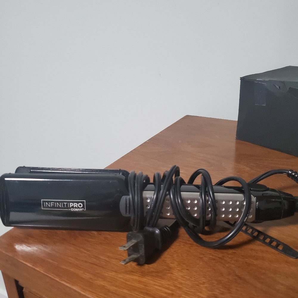 Conair infinitey pro hair straightener